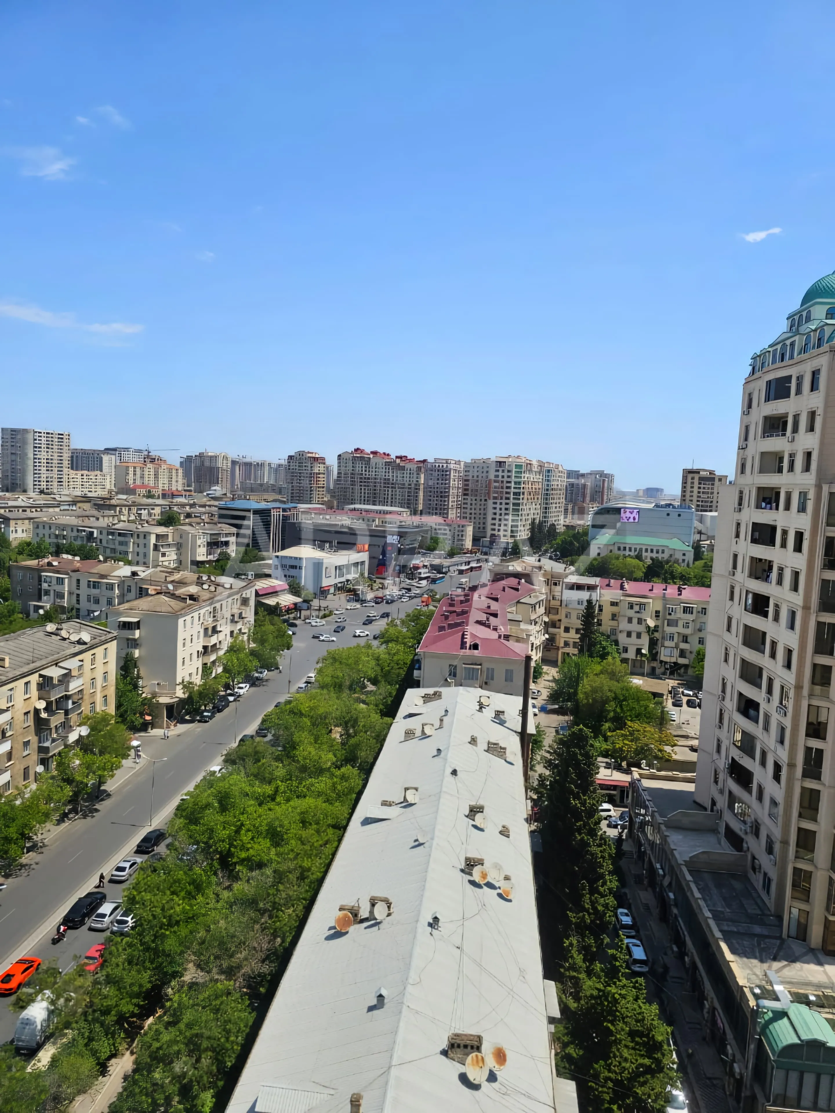 Nərimanov metrosunun yanında 3 otaqlı  mənzil kirayə verilr