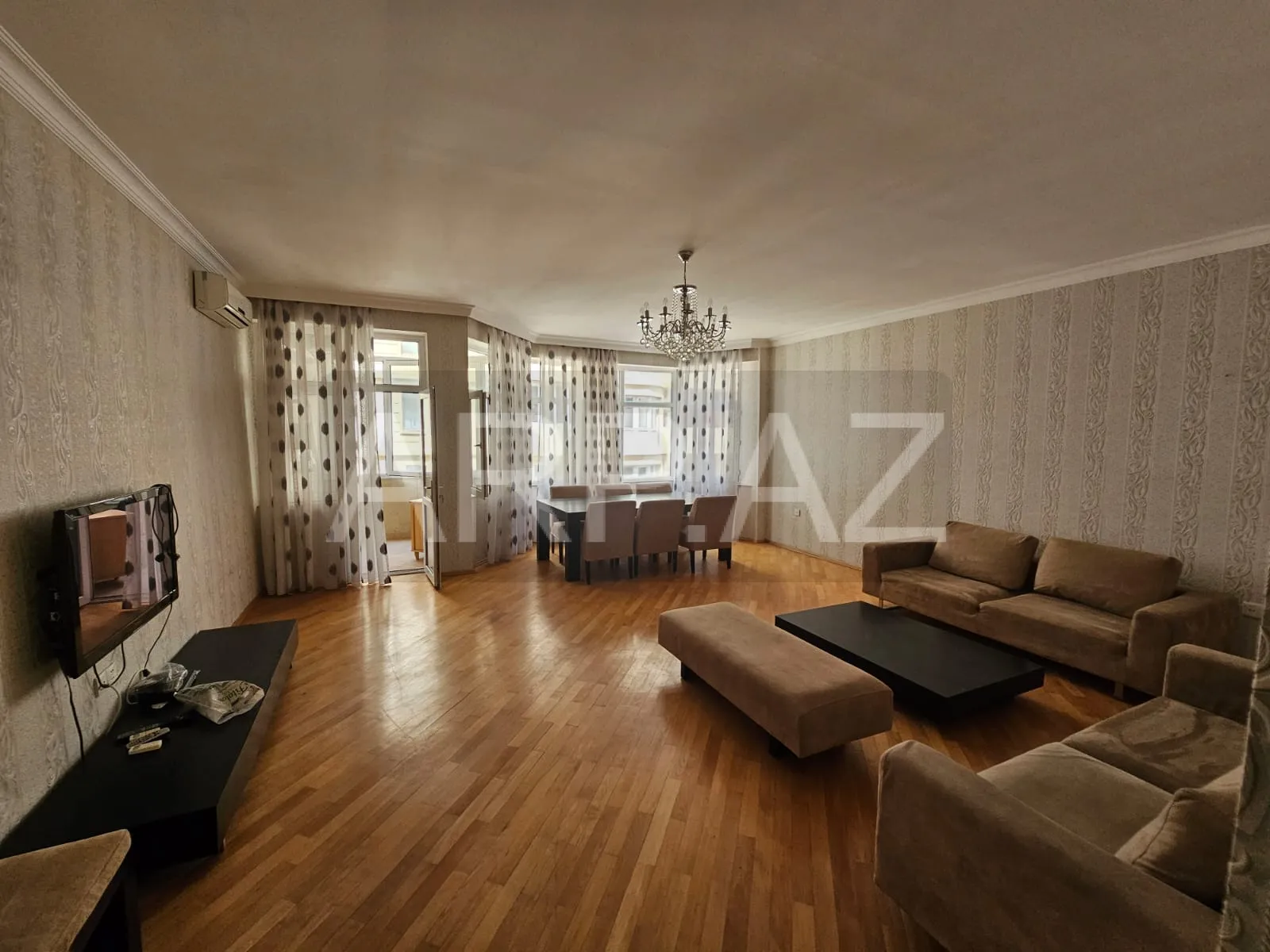 / İcarəyə verilir 3 otaqlı yeni tikili 140 m², 8 Noyabr m.