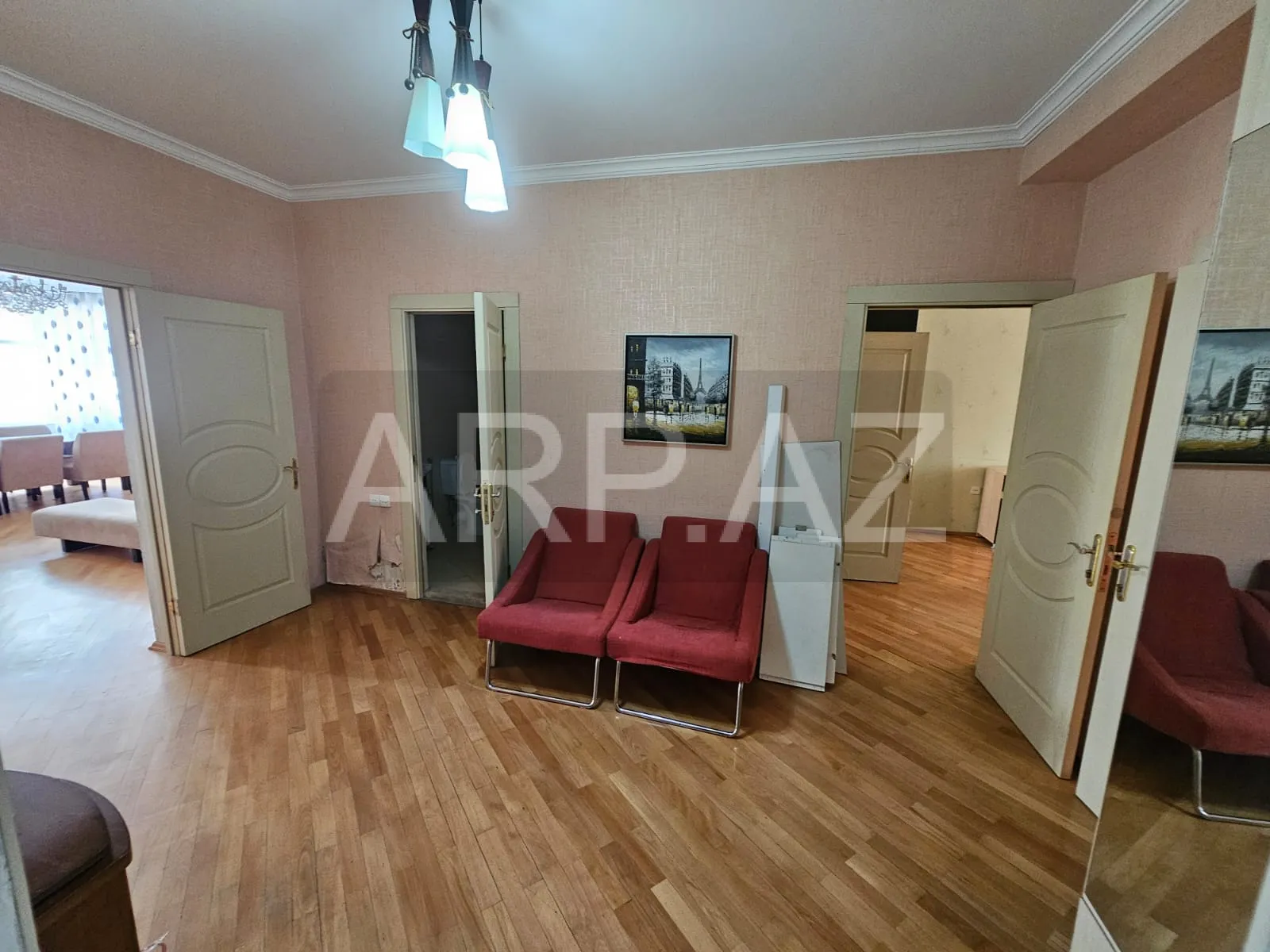 / İcarəyə verilir 3 otaqlı yeni tikili 140 m², 8 Noyabr m.